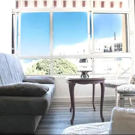 Loft La Marina شقة *